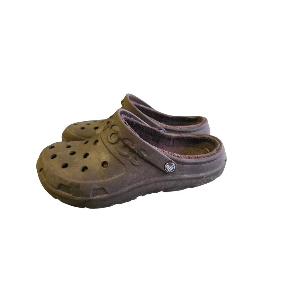 Crocs Gray Faux Fur Lined Clogs Dual Comfort- Size Men's 6 / Women's 8